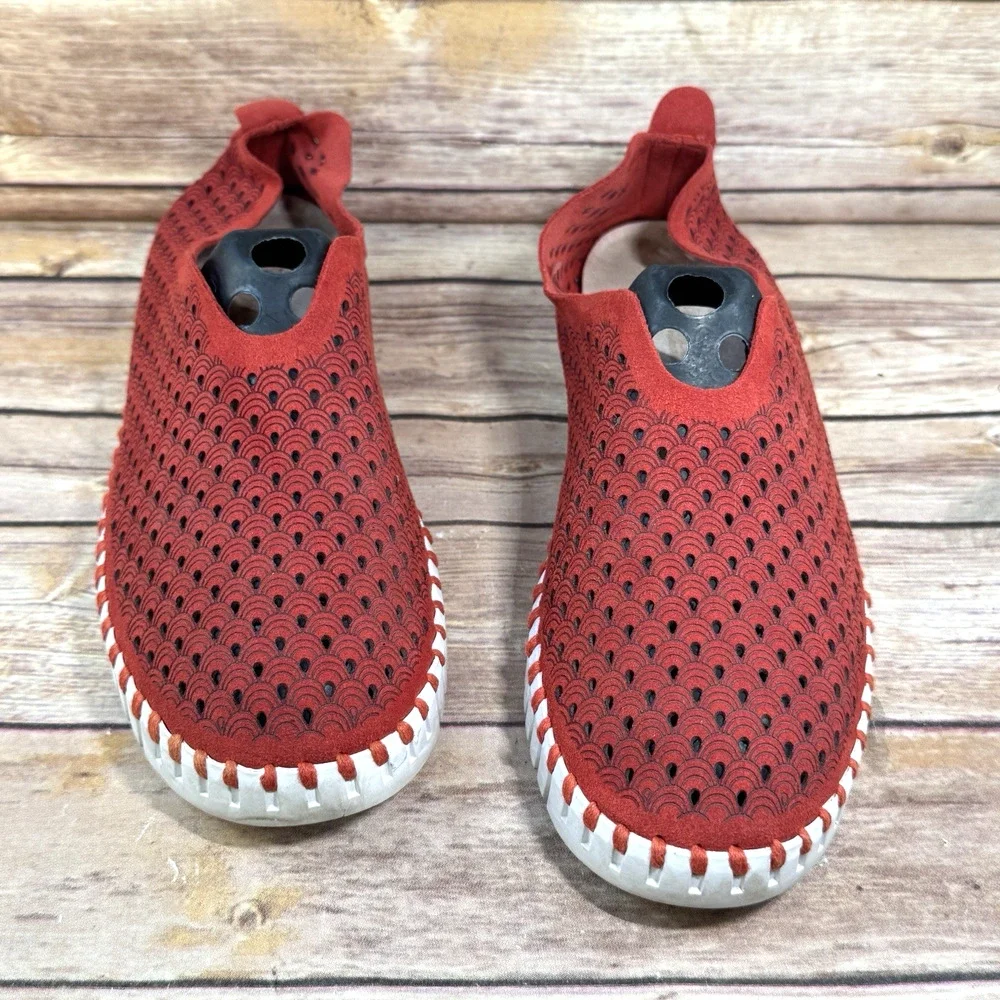 Ilse Jacobsen Womens Red Tulip Slip On Sneakers Perforated Shoes 39/8.5